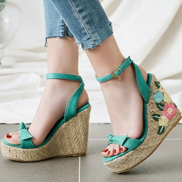 Size 13 cute flower carved espadrille platform wedge sandals with ankle strap